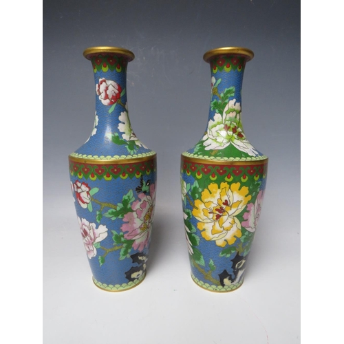 472 - A PAIR OF EARLY 20TH CENTURY ORIENTAL CLOISONNE VASES, enamelled with floral detail, H 23 cm (2)