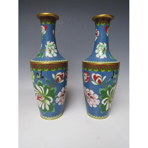 472 - A PAIR OF EARLY 20TH CENTURY ORIENTAL CLOISONNE VASES, enamelled with floral detail, H 23 cm (2)