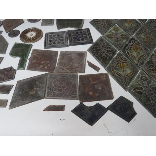 523 - A COLLECTION OF APPROXIMATELY FIFTY ASSORTED LATE 18TH / EARLY 19TH CENTURY LEADED GLASS WINDOW PANE... 