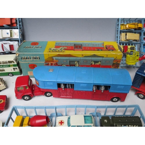 550 - A COLLECTION OF ASSORTED DINKY AND CORGI DIE CAST VEHICLES, to include a boxed circus horse transpor... 