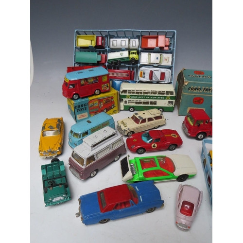 550 - A COLLECTION OF ASSORTED DINKY AND CORGI DIE CAST VEHICLES, to include a boxed circus horse transpor... 