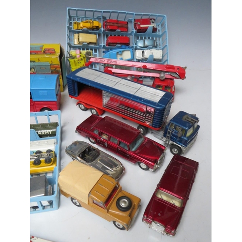 550 - A COLLECTION OF ASSORTED DINKY AND CORGI DIE CAST VEHICLES, to include a boxed circus horse transpor... 