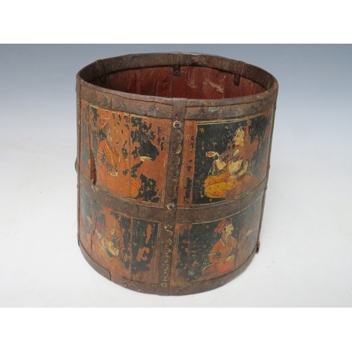 476 - AN EARLY INDIAN SMALL COOPERED BARREL WITH TWELVE PAINTED FIGURE STUDIES, H 21 cm, base Dia. 25 cm, ... 