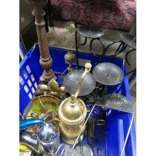 103 - A TRAY OF ASSORTED METALWARE ETC TO INCLUDE CAST METAL CANDLESTICKS, CARRIAGE CLOCKS ETC