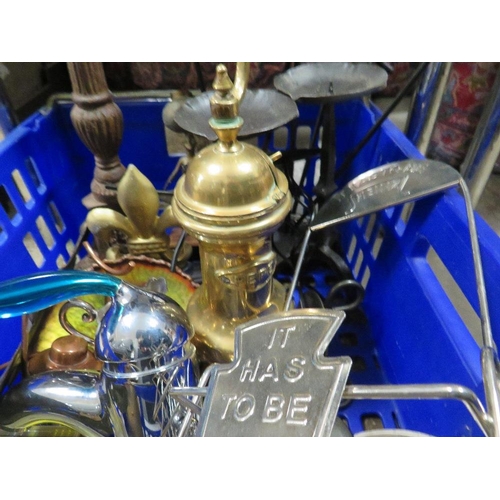 103 - A TRAY OF ASSORTED METALWARE ETC TO INCLUDE CAST METAL CANDLESTICKS, CARRIAGE CLOCKS ETC