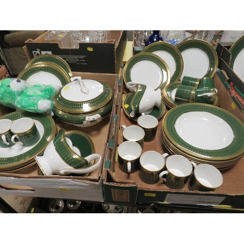 94 - FOUR TRAYS OF SPODE 'ROYAL WINDSOR' PATTERN DINNERWARE TO INCLUDE LIDDED SOUP TUREEN, TWO LIDDED VEG... 