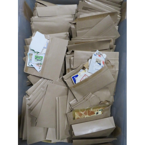 131 - WORLDWIDE RANGES IN 1000'S OF ENVELOPES, contained in six plastic crates, most issuing countries rep... 