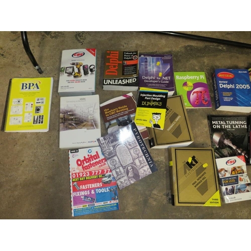 604 - VARIOUS ELECTRONIC BOOKS, PROGRAMMING MANUALS, CATALOGUES AND USER GUIDES