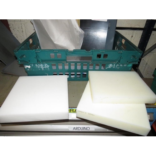 606 - VARIOUS NYLON BLOCK BOARDS, PCB BOARDS, BRASS SHEET, SIDE PANEL, JUNCTION BOXES, ALUMINIUM ANGLE AND... 