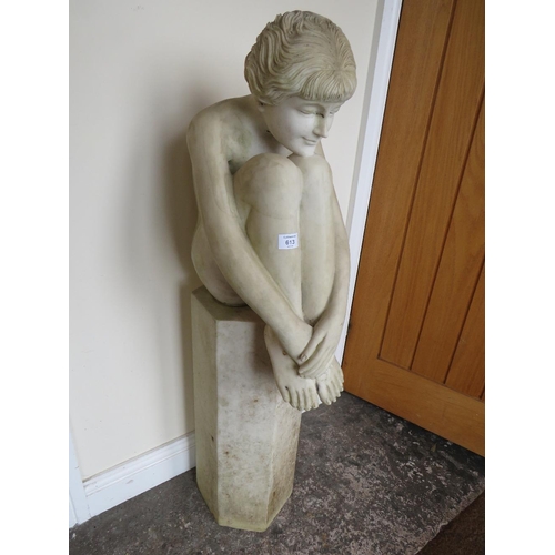 613 - A RESIN GARDEN STATUE OF A YOUNG NAKED GIRL ON A PLINTH H-106 CM