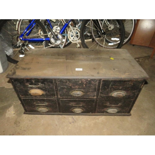 626 - A VINTAGE BANK OF SIX DRAWERS W-79 CM