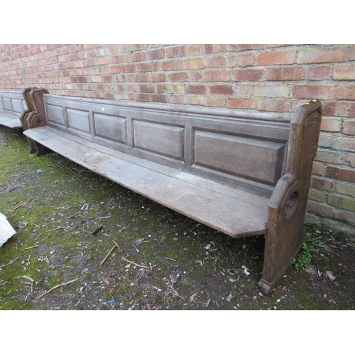 879 - A LARGE GOTHIC CHURCH PEW L-350 CM