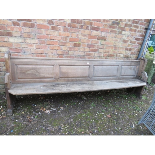 880 - A LARGE GOTHIC CHURCH PEW L-280 CM