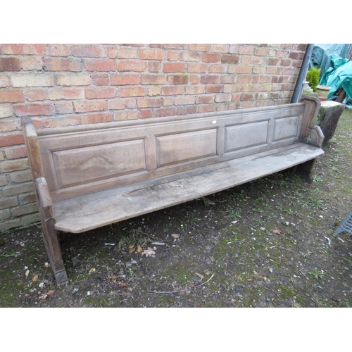 880 - A LARGE GOTHIC CHURCH PEW L-280 CM