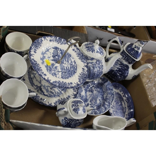 122 - TWO TRAYS OF MYOTT 'THE HUNTER' BLUE AND WHITE TEA AND DINNERWARE TOGETHER WITH OTHER BLUE AND WHITE... 