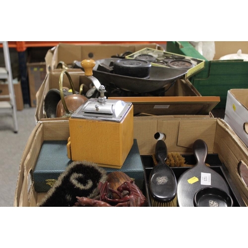 123 - THREE TRAYS OF ASSORTED COLLECTABLES ETC TO INC ART NOUVEAU COPPER CRUMB TRAY, SCALES AND WEIGHTS, D... 