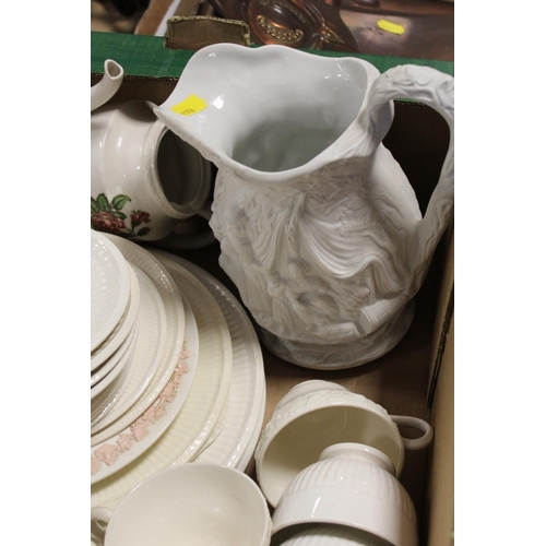 125 - A TRAY OF ASSORTED CERAMICS TO INCLUDE A PORTMEIRION PARIAN STYLE JUG, WEDGWOOD MOSS ROSE TEAWARE ET... 