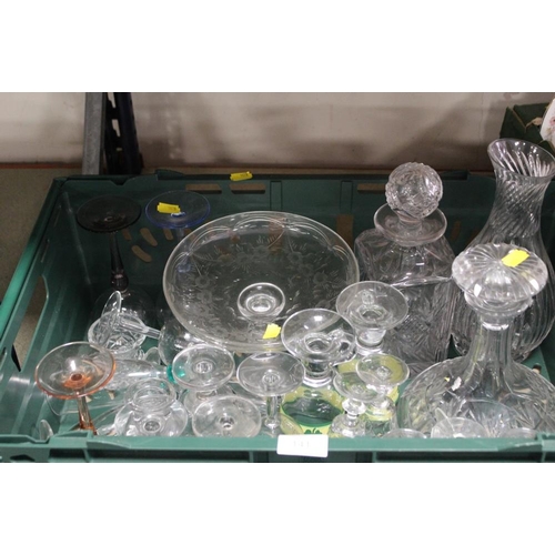 141 - A TRAY OF ASSORTED GLASSWARE TO INCLUDE DECANTERS