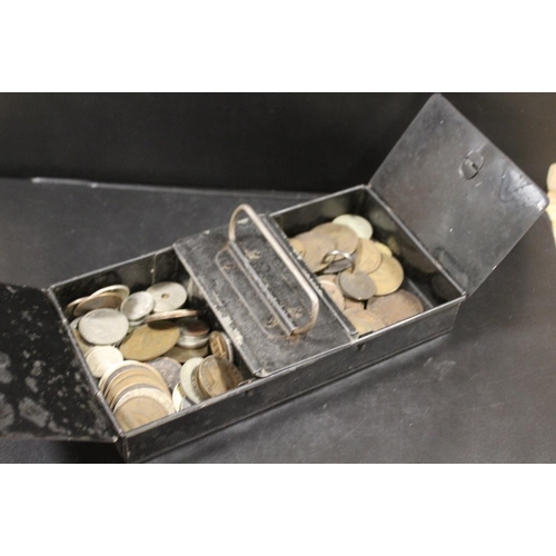 232 - A SMALL COLLECTORS TIN OF ASSORTED COINS