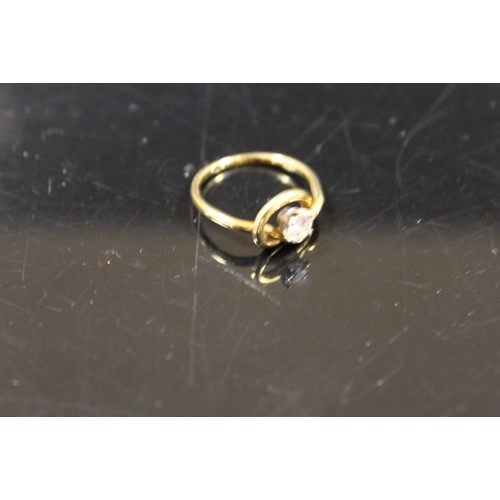 315 - A YELLOW METAL DIAMOND SET RING - MARKS INDISTINCT - APPROX WEIGHT 2.6 G