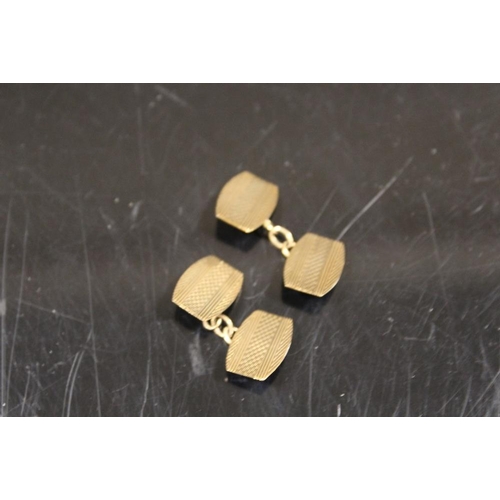 345 - A PAIR OF 9CT GOLD CUFFLINKS