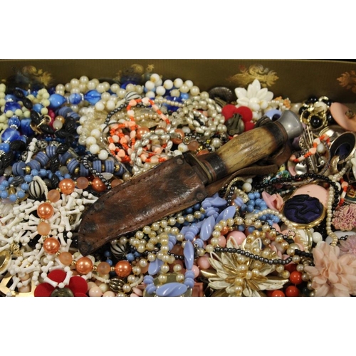 359 - A VINTAGE BONE HANDLED KNIFE WITH SHEATH PLUS A COLLECTION OF VINTAGE COSTUME JEWELLERY