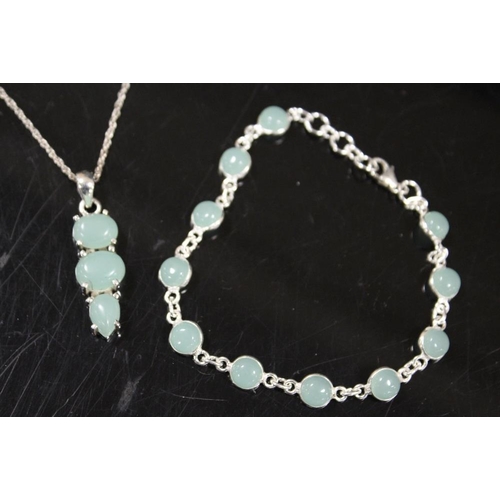 369 - A VINTAGE SILVER JADE STYLE NECKLACE TOGETHER WITH MATCHING BRACELET