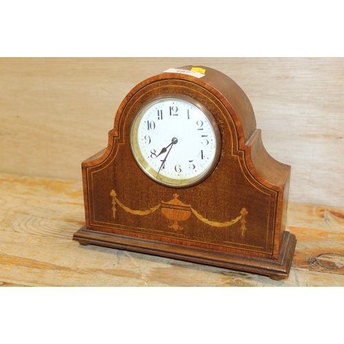 187 - A MAHOGANY CASED EDWARDIAN MANTLE CLOCK