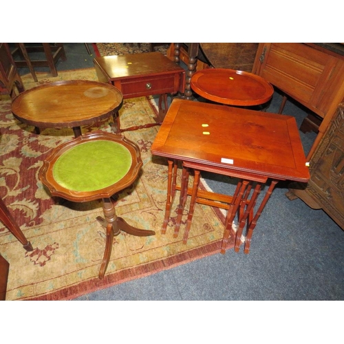 811 - FIVE ASSORTED REPRODUCTION OCCASIONAL TABLES (5)