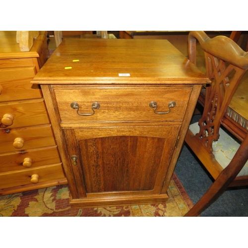 814 - A MAHOGANY MUSIC CENTRE CABINET