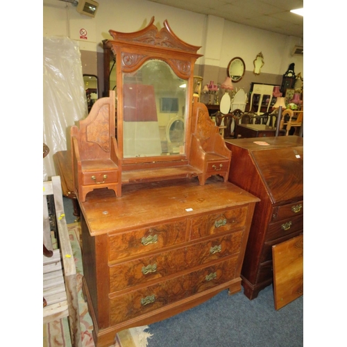 822 - AN EDWARDIAN MAHOGANY DRESSING TABLE