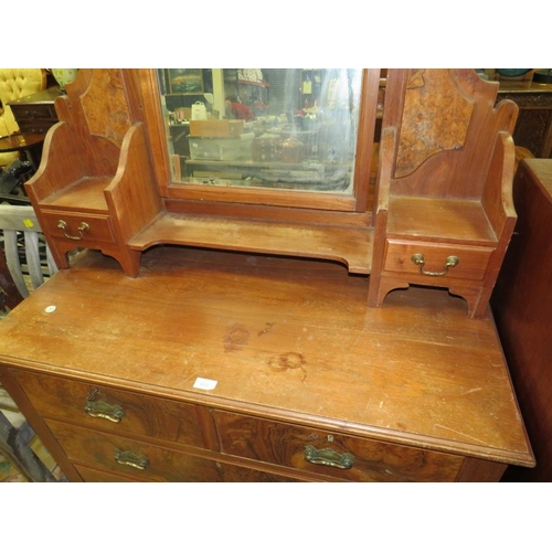 822 - AN EDWARDIAN MAHOGANY DRESSING TABLE