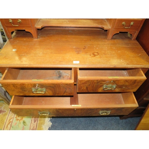 822 - AN EDWARDIAN MAHOGANY DRESSING TABLE