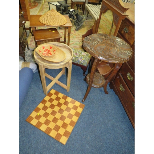 823 - A QUANTITY OF ASSORTED FURNITURE TO INCLUDE TWO OAK TABLES, STOOL ETC