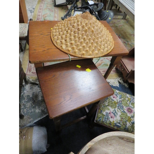 823 - A QUANTITY OF ASSORTED FURNITURE TO INCLUDE TWO OAK TABLES, STOOL ETC