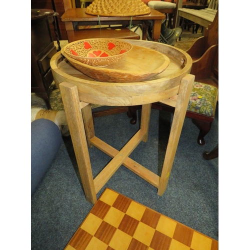 823 - A QUANTITY OF ASSORTED FURNITURE TO INCLUDE TWO OAK TABLES, STOOL ETC