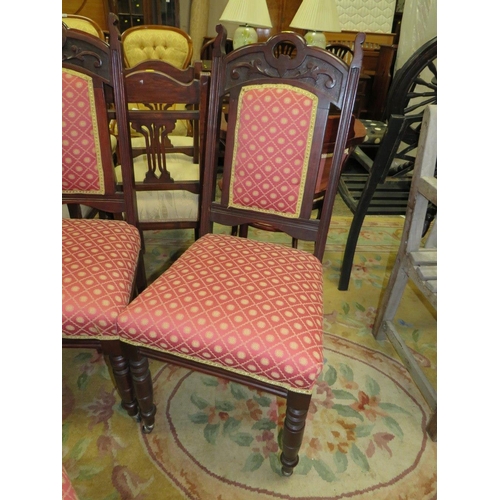 826 - A SET OF FOUR EDWARDIAN UPHOLSTERED CHAIRS