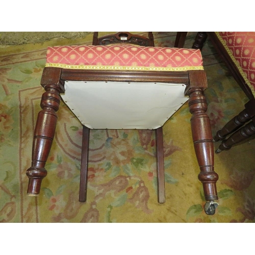 826 - A SET OF FOUR EDWARDIAN UPHOLSTERED CHAIRS