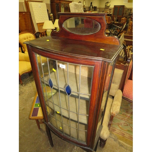 827 - A 19TH CENTURY MAHOGANY INLAID DISPLAY CABINET WITH LEADED AND STAINED GLASS