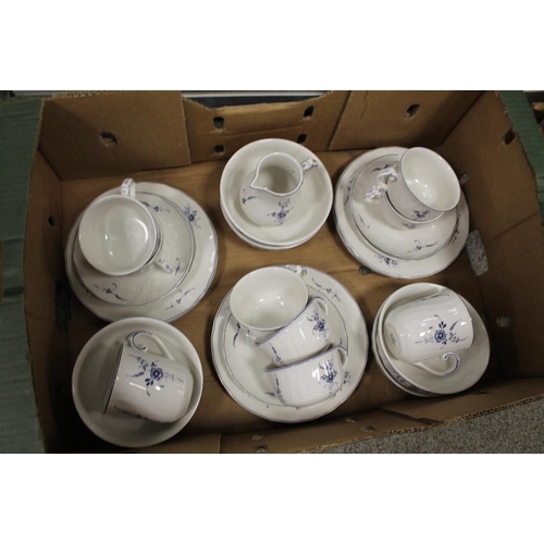 132 - TWO TRAYS OF ASSORTED VILLEROY & BOCH TEA AND DINNERWARE