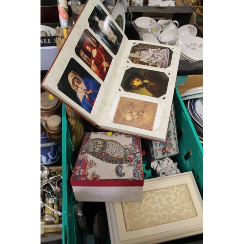 137 - TWO TRAYS OF ASSORTED COLLECTABLES ETC TO INCLUDE A PAIR OF POLISHED HARDSTONE OWL FIGURES, FLATWARE... 