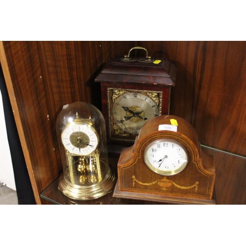 199 - A MAHOGANY CASED EDWARDIAN MANTLE CLOCK, A GEORGIAN STYLE BRACKET CLOCK WITH MODERN 8 DAY MOVEMENT P... 