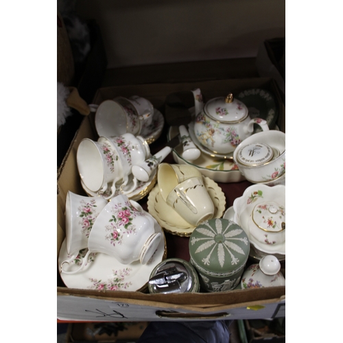 173 - TWO TRAYS OF ASSORTED CHINA TO INCLUDE WEDGWOOD GREEN JASPERWARE, ROYAL ALBERT LAVENDER ROSE TEAWARE... 