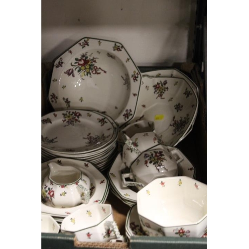 120 - TWO TRAYS OF ASSORTED CERAMICS TO INCLUDE ROYAL DOULTON OLD LEEDS SPRAYS PATTERN TEA WARE ETC