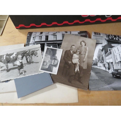 209A - A TRAY OF ASSORTED VINTAGE BLACK AND WHITE PHOTOGRAPHS ETC, TO INCLUDE WEDDING ALBUMS - ONE WITH MIL... 