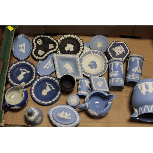 45 - A TRAY OF ASSORTED  BLUE & BLACK DIPPED WEDGWOOD JASPERWARE ITEMS ETC