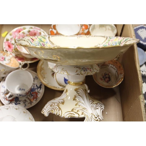 46 - A TRAY OF ASSORTED ANTIQUE CERAMICS TO INCLUDE WORCESTER ETC