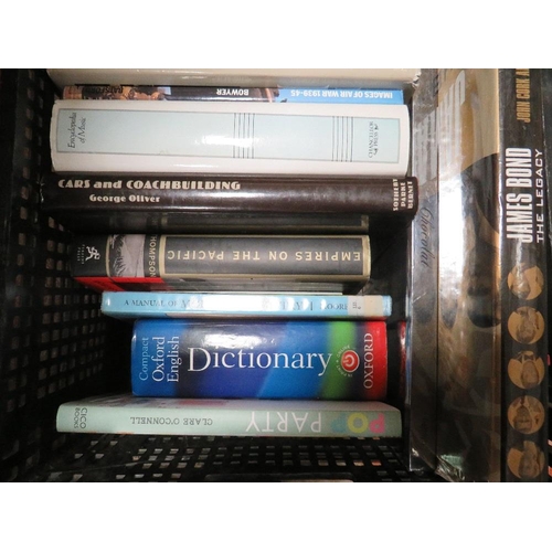 58 - A TRAY OF MODERN AND VINTAGE BOOKS TO INCLUDE A SELECTION OF FOLIO SOCIETY EXAMPLES