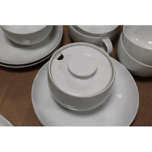 70 - A TRAY OF ROSENTHAL STUDIO LINE TEAWARE