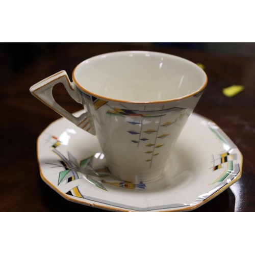 71 - AN ART DECO 'MARIGOLD' PATTERN PART TEA SET BY ALFRED MEAKIN